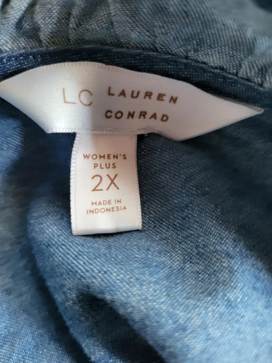 LC Lauren Conrad 2X Chambray Ruffle Button Front Blouse Blue Cotton Plus Top - Picture 5 of 6